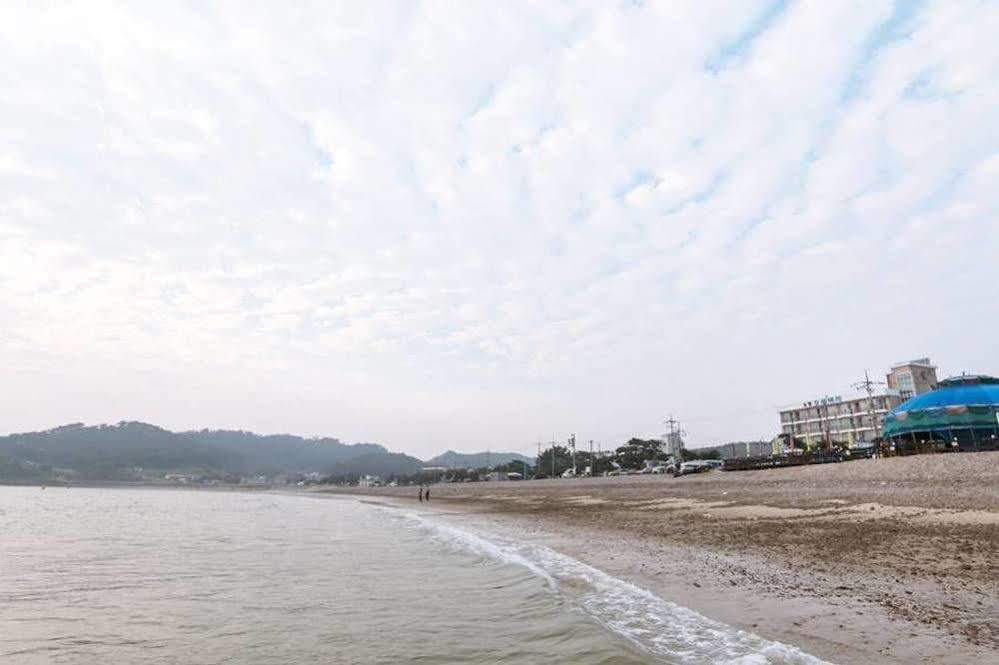Ocean Beach Hotel Таеан Екстериор снимка